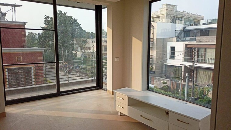 Balcony, dlf-hyde-park 3 Bedroom 250 Sq.Ft. Builder Floor In South Mullanpur Chandigarh 10504013