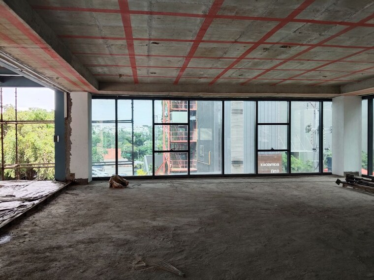  Parking, madhapur Commercial Shop 8000 Sq.Ft. In Madhapur Hyderabad 10504023