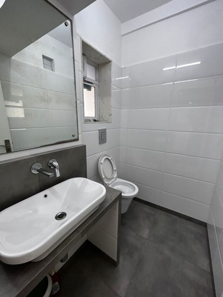 Bathroom, nariman point Commercial Office Space 880 Sq.Ft. In Nariman Point Mumbai 10504038