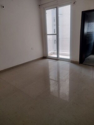 Room in 3 BHK Apartment at Skytech Matrott, Sector 76 – for Rent