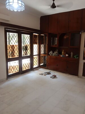 Room in 2 BHK Apartment at Malviya Nagar – for Sale