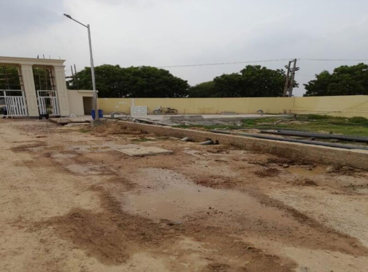 undefined, unitech-south-city-ii  240 Sq.Yd. Plot In Sector 50 Gurgaon 10504080