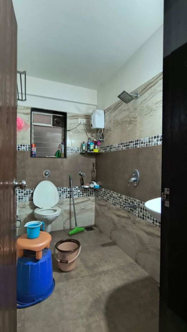 Bathroom, kaustubh-platinum 2 Bedroom 830 Sq.Ft. Apartment In Borivali East Mumbai 10504089