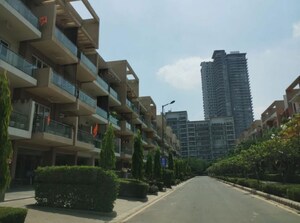  Plot For Sale in South City 2