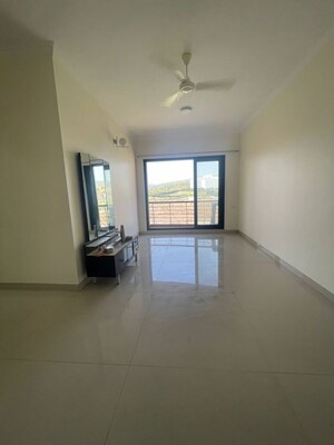 Room in 2 BHK Apartment at K Raheja Raheja Residency, Malad East – for Rent