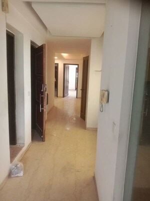 Room in 3 BHK Apartment at Malviya Nagar – for Rent