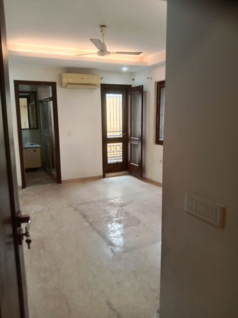 Room, malviya nagar 3 Bedroom 1200 Sq.Ft. Apartment In Malviya Nagar Delhi 10504117