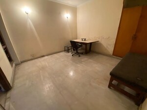Room in 3 BHK Apartment at Malviya Nagar – for Rent