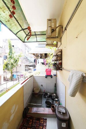 Team Area in 4 BHK Apartment at Maninagar – for Sale