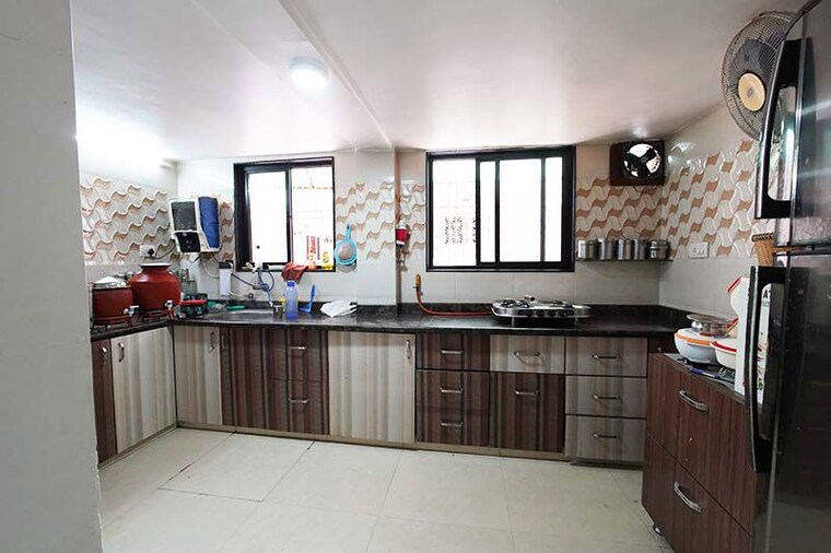 Kitchen, maninagar 4 Bedroom 145 Sq.Yd. Apartment In Maninagar Ahmedabad 10504123