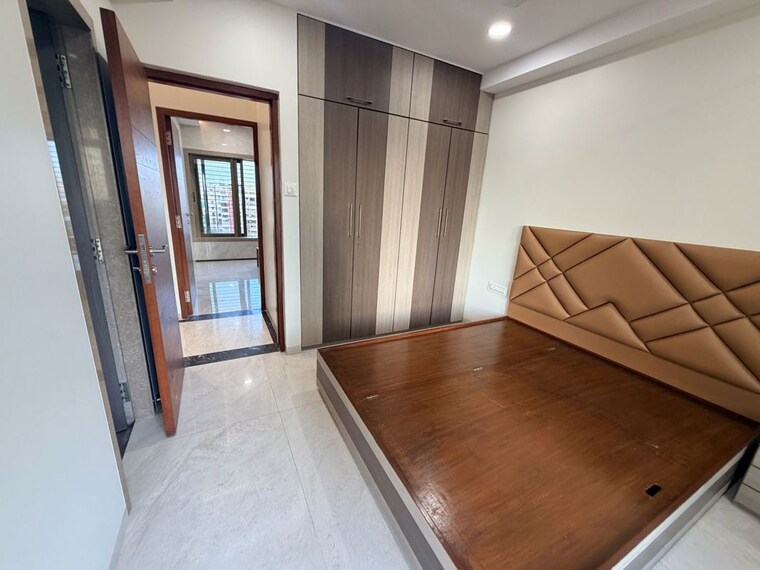 Room, kanti-apartments 2 Bedroom 1800 Sq.Ft. Apartment In Bandra West Mumbai 10504135