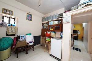 Room in 3 BHK Apartment at Maninagar – for Sale
