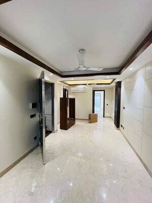 Room in 3 BHK Apartment at Saket – for Rent