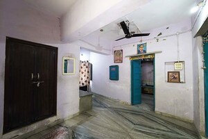Team Area in 5 BHK Independent House at Kankaria – for Sale