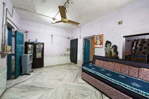 Bedroom in 5 BHK Independent House at Kankaria – for Sale
