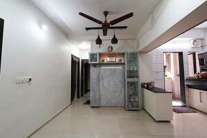 Room in 3 BHK Apartment at Nikol – for Sale