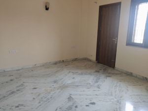 Room in 3 BHK Builder Floor at Mewala Maharajpur – for Rent