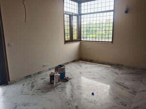 Room in 3 BHK Builder Floor at Mewala Maharajpur – for Rent