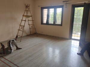 Room in 3 BHK Builder Floor at Mewala Maharajpur – for Rent