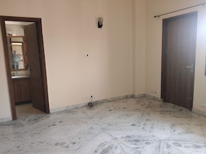 Room in 3 BHK Builder Floor at Mewala Maharajpur – for Rent
