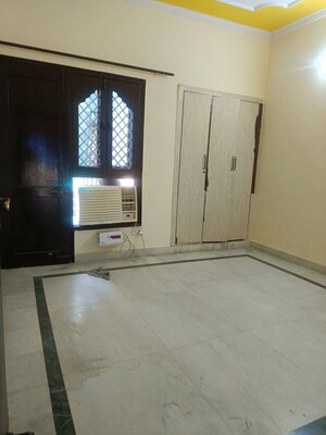 Room in 3 BHK Builder Floor at S S Southend, Sector 49 – for Rent