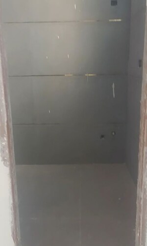 Furnished Amenities in 3 BHK Apartment at Sri Nagar Colony – for Sale