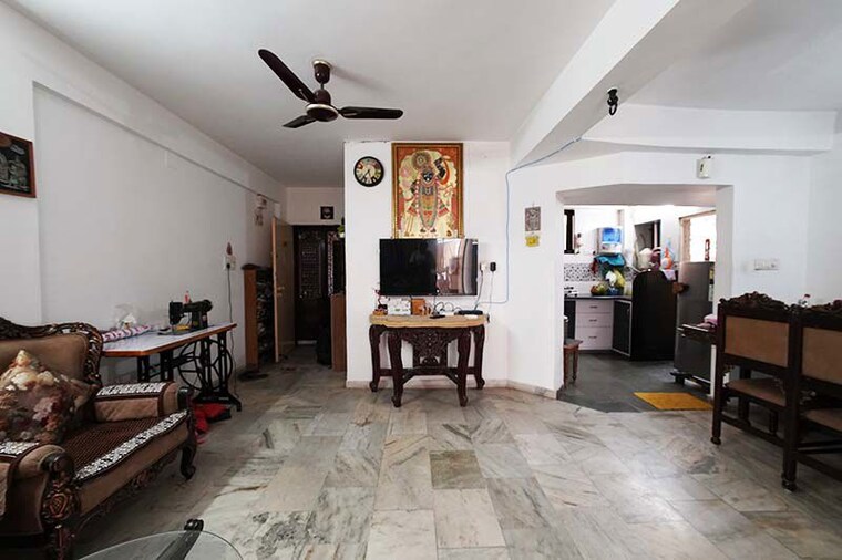 Gym, satellite 3 Bedroom 142 Sq.Yd. Apartment In Satellite Ahmedabad 10504240