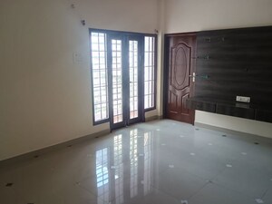 Room in 3 BHK Apartment at Kil Ayanambakkam – for Rent