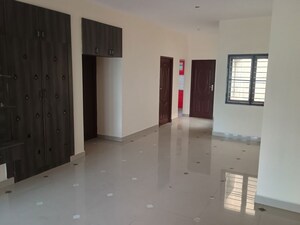 Room in 3 BHK Apartment at Kil Ayanambakkam – for Rent