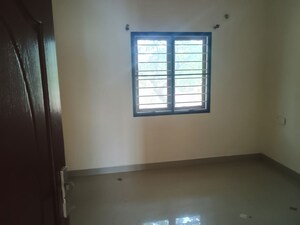 Room in 3 BHK Apartment at Kil Ayanambakkam – for Rent