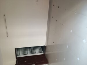 Room in 3 BHK Apartment at Kil Ayanambakkam – for Rent
