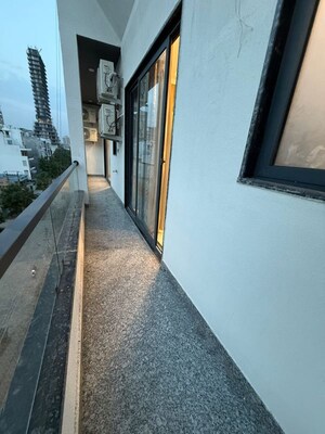 Balcony in 1 BHK Builder Floor at Sushant Lok I – for Rent