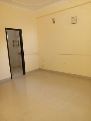 Room in 2 BHK Independent House at Sector 21 – for Rent