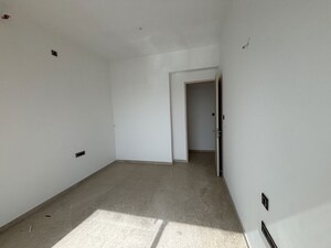 Room in 3 BHK Apartment at Marathon Monte South, Byculla West – for Rent