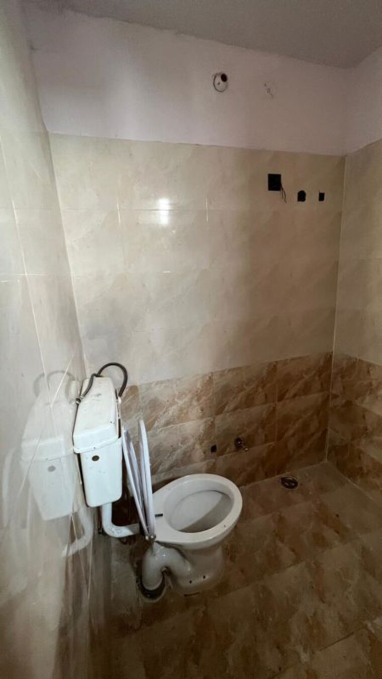 Bathroom, taramandal 4 Bedroom 1400 Sq.Ft. Villa In Taramandal Gorakhpur 10504401