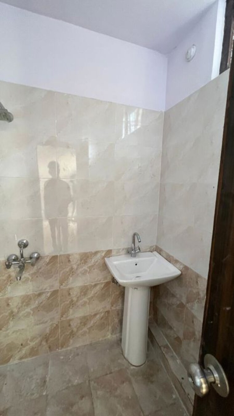 Bathroom, taramandal 4 Bedroom 1400 Sq.Ft. Villa In Taramandal Gorakhpur 10504401