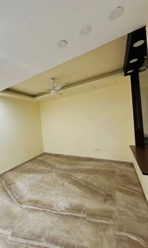 Room in 3 BHK Builder Floor at Malviya Nagar – for Rent