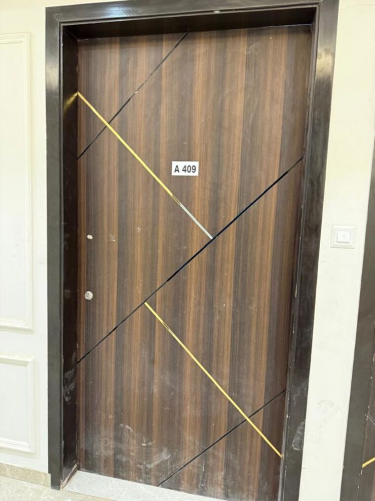 undefined, naupada Commercial Office Space 360 Sq.Ft. In Naupada Thane 10504490
