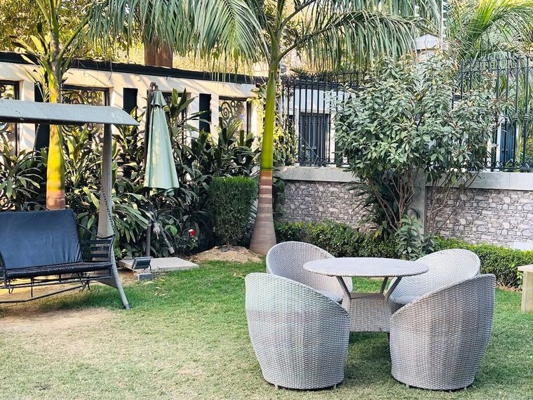 Garden, sector 1 6+ Bedroom 520 Sq.Yd. Villa In Sector 1 Gurgaon 10504504
