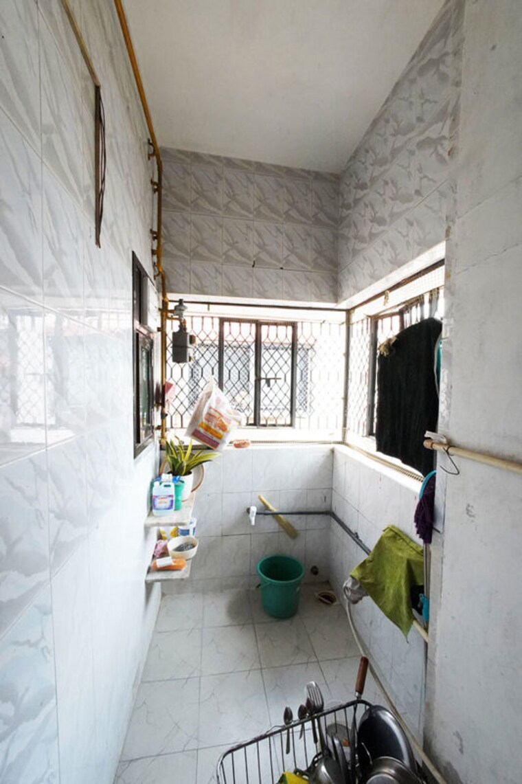 Bathroom, isanpur 3 Bedroom 175 Sq.Yd. Apartment In Isanpur Ahmedabad 10504506