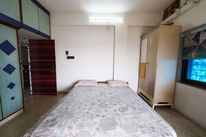 Room in 3 BHK Apartment at Isanpur – for Sale