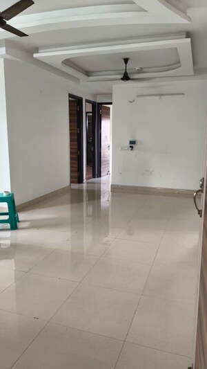 Room in 3 BHK Apartment at Samridhi Luxuriya Avenue, Sector 150 – for Rent