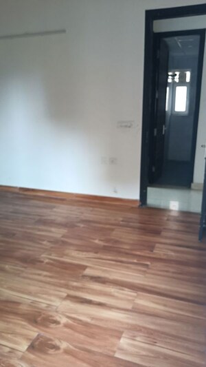 Room in 3 BHK Apartment at Samridhi Luxuriya Avenue, Sector 150 – for Rent