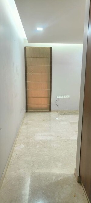 Room in 3 BHK Apartment at Greater Kailash I – for Rent