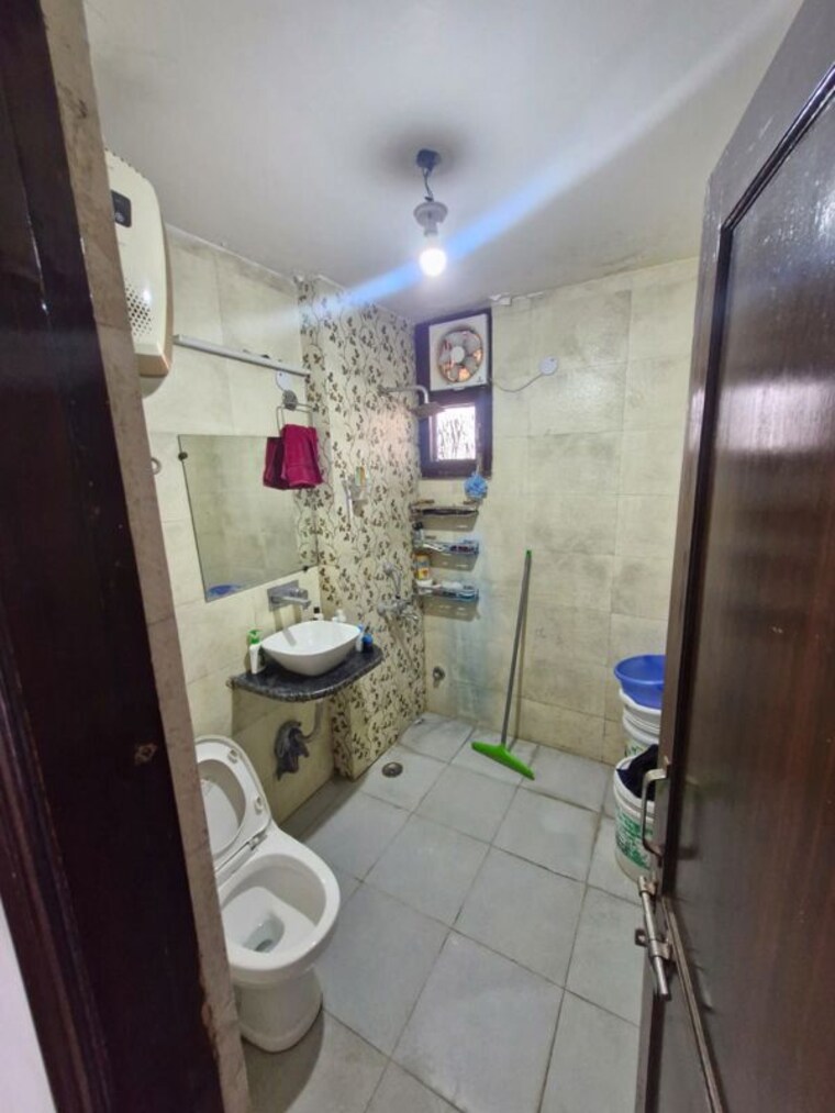 Bathroom, hamdam-apartment 5 Bedroom 3000 Sq.Ft. Apartment In Sector 18 Dwarka Delhi 10504566