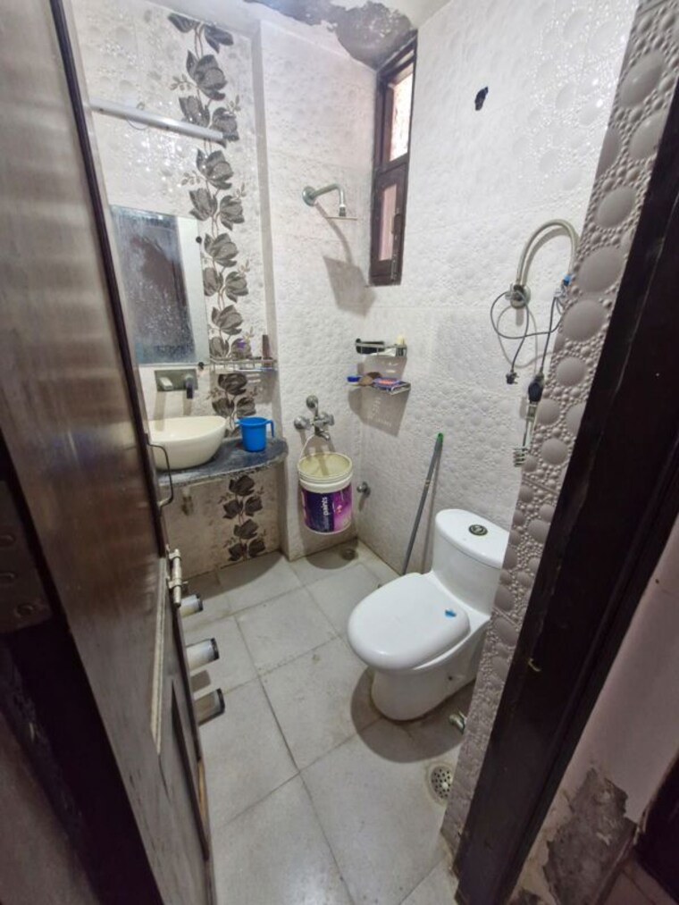 Bathroom, hamdam-apartment 5 Bedroom 3000 Sq.Ft. Apartment In Sector 18 Dwarka Delhi 10504566
