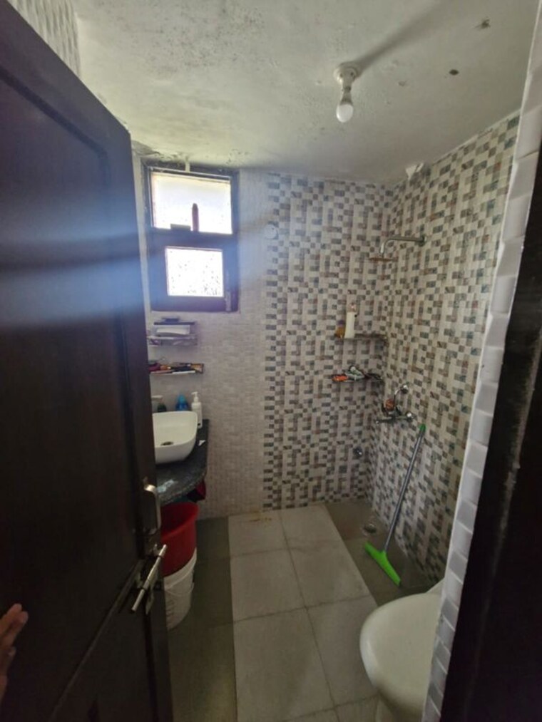 Bathroom, hamdam-apartment 5 Bedroom 3000 Sq.Ft. Apartment In Sector 18 Dwarka Delhi 10504566