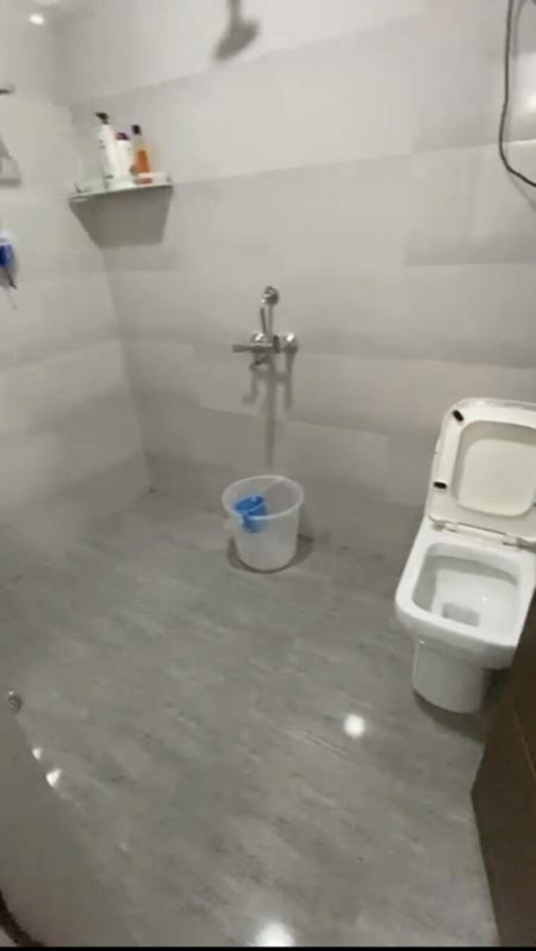 Bathroom, ghitorni 2 Bedroom 1000 Sq.Ft. Builder Floor In Ghitorni Delhi 10504572