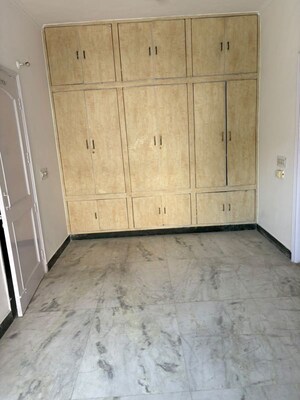 Room in 3 BHK Apartment at Hauz Khas – for Rent