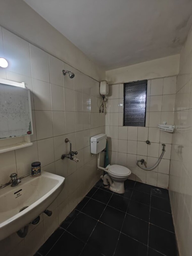 Bathroom, sagar-darshan-towers 2 Bedroom 1200 Sq.Ft. Apartment In Nerul Navi Mumbai 10504565